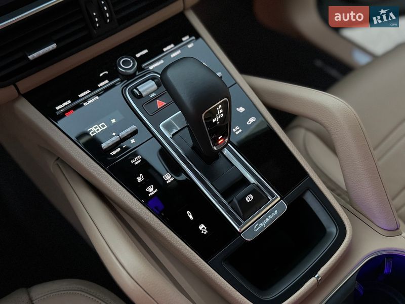 Внедорожник / Кроссовер Porsche Cayenne 2020 в Киеве