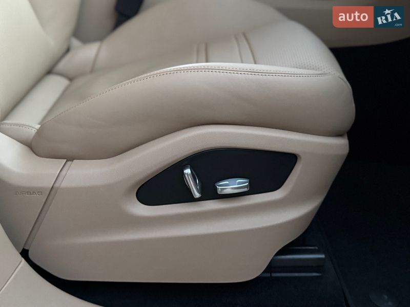 Внедорожник / Кроссовер Porsche Cayenne 2020 в Киеве