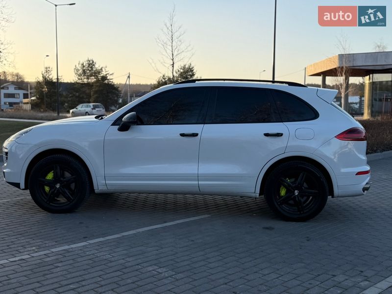 Внедорожник / Кроссовер Porsche Cayenne 2015 в Киеве