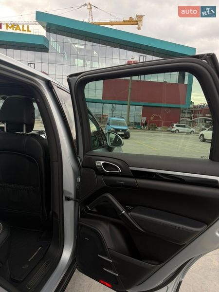 Внедорожник / Кроссовер Porsche Cayenne 2016 в Тернополе