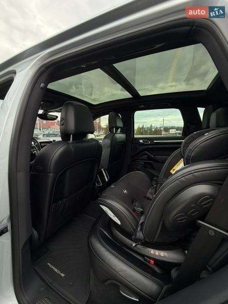 Внедорожник / Кроссовер Porsche Cayenne 2016 в Тернополе
