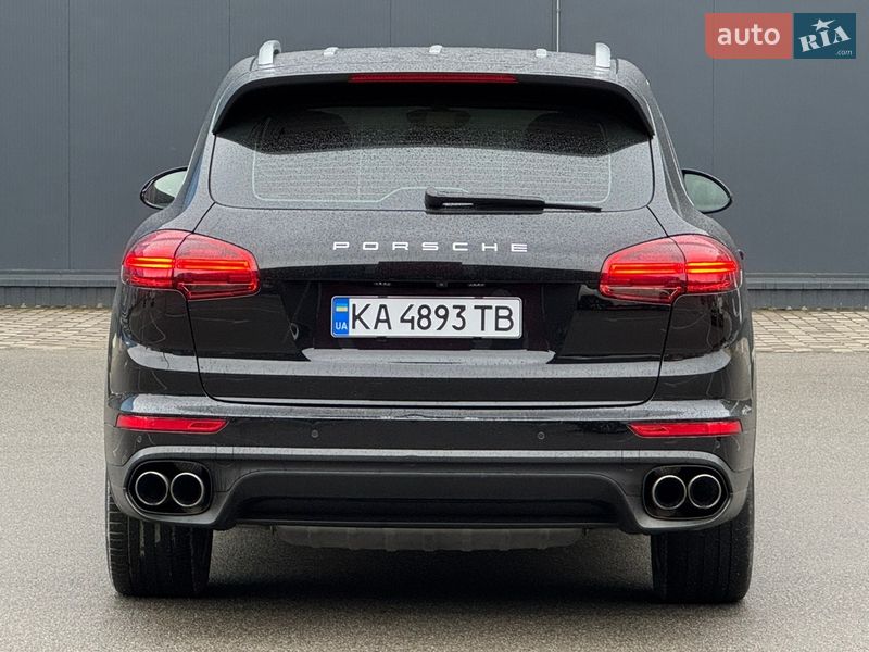 Позашляховик / Кросовер Porsche Cayenne 2016 в Києві