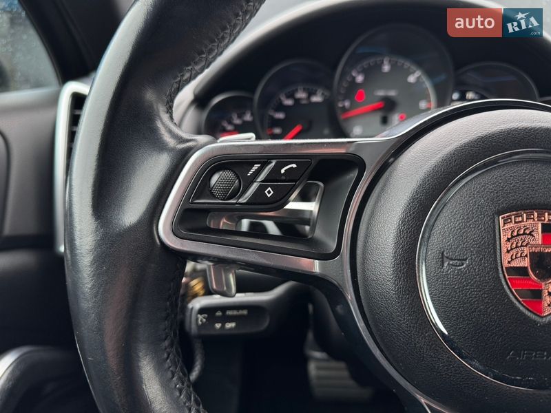 Позашляховик / Кросовер Porsche Cayenne 2016 в Києві