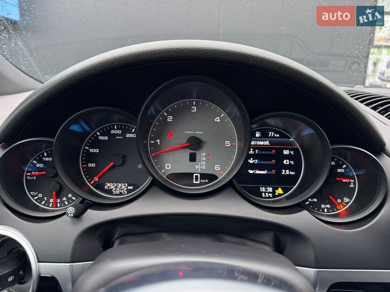 Позашляховик / Кросовер Porsche Cayenne 2016 в Києві