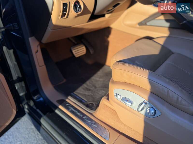 Внедорожник / Кроссовер Porsche Cayenne 2015 в Киеве
