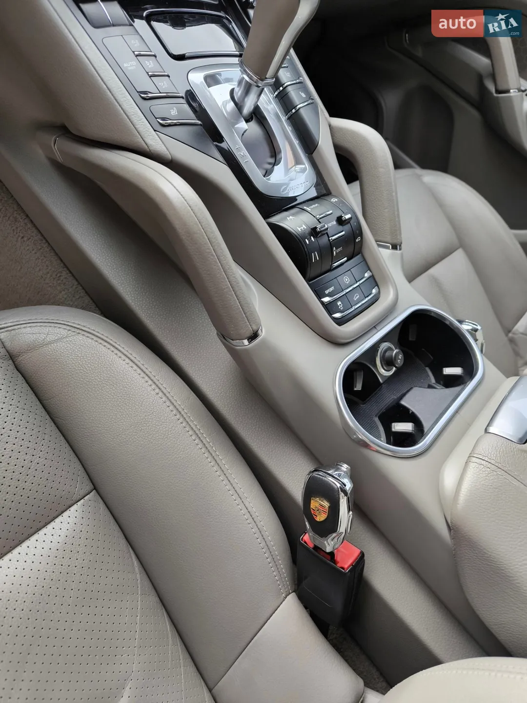 2010 Porsche Cayenne - мініатюра 17