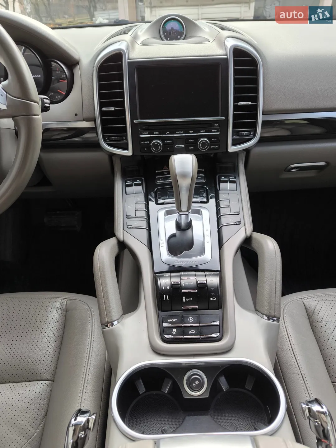 2010 Porsche Cayenne - мініатюра 27