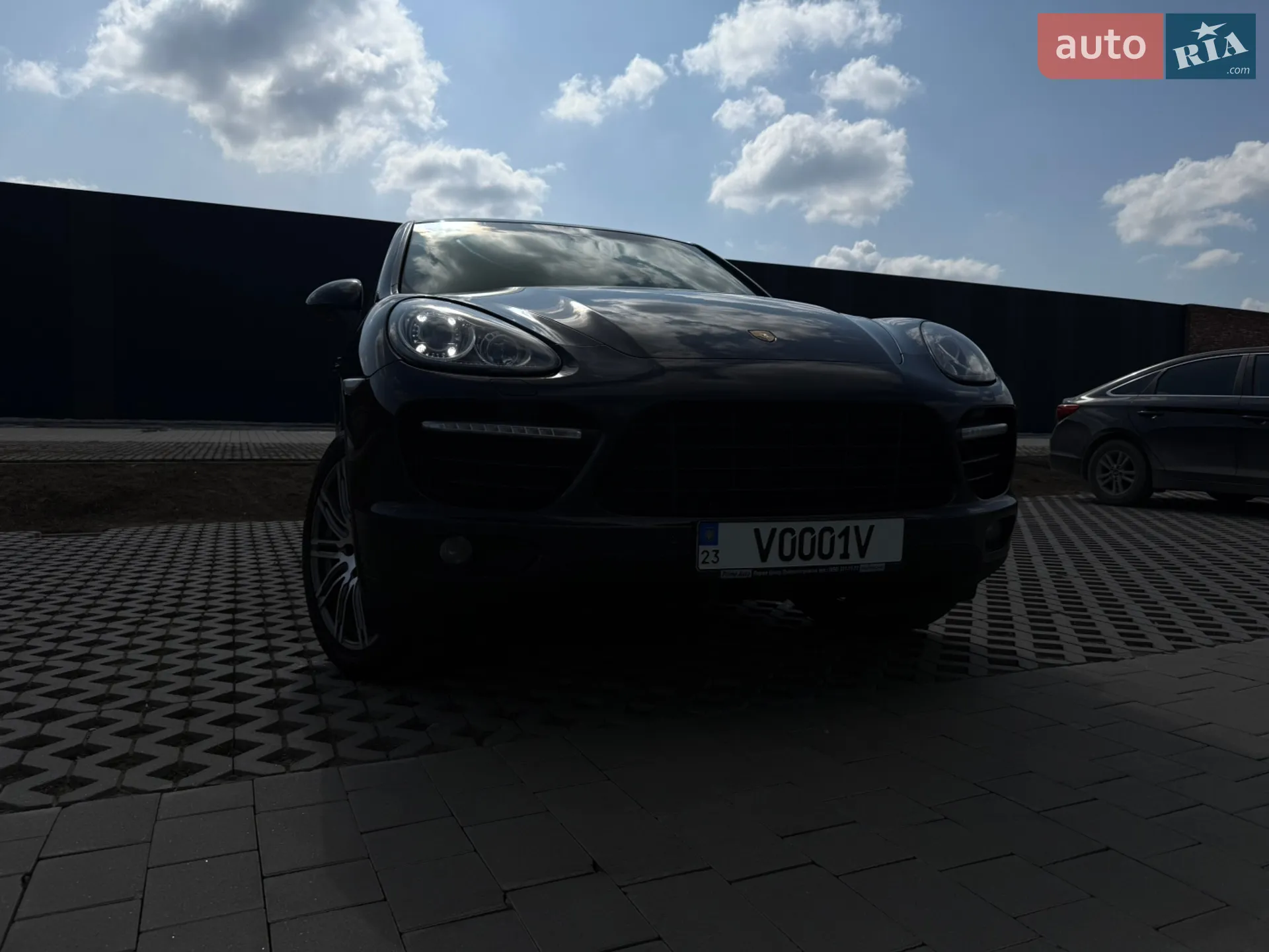 2010 Porsche Cayenne - мініатюра 2