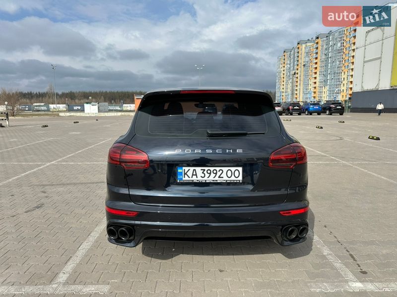 Внедорожник / Кроссовер Porsche Cayenne 2015 в Киеве