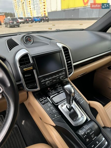 Внедорожник / Кроссовер Porsche Cayenne 2015 в Киеве