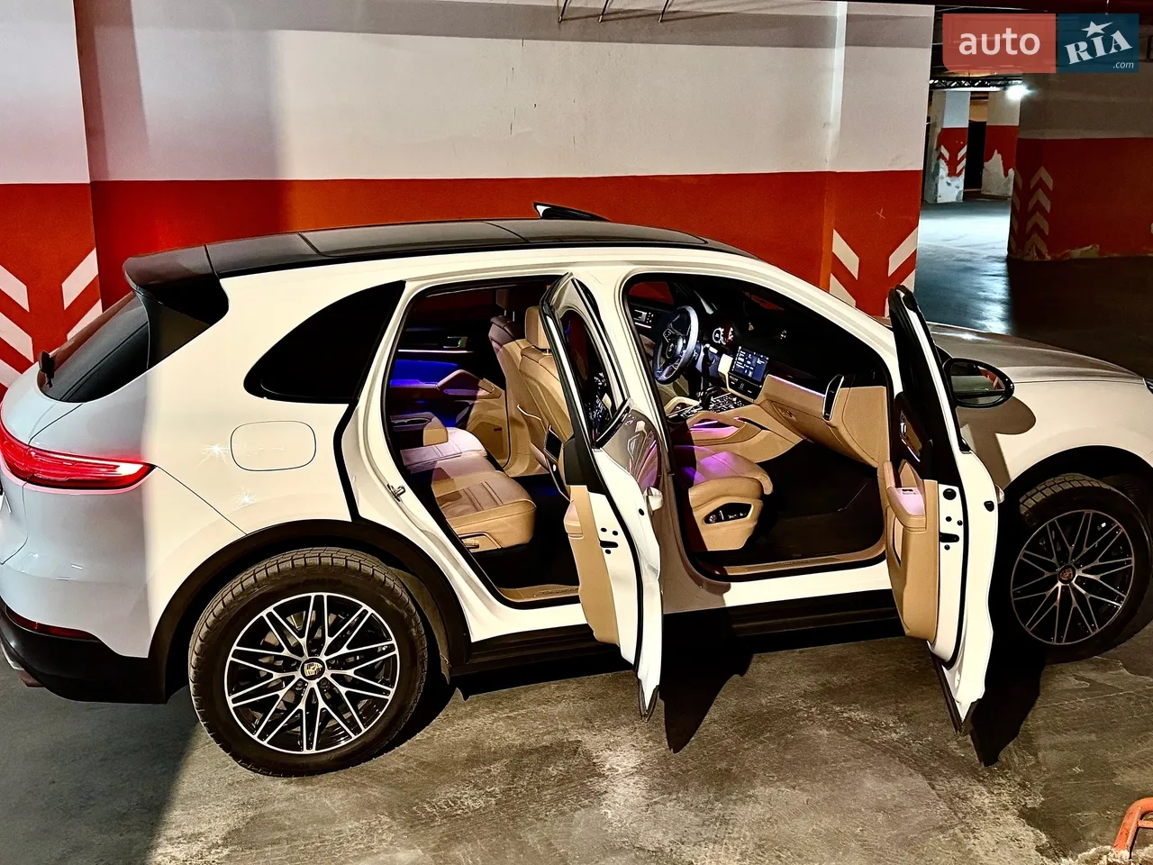 2017 Porsche Cayenne - мініатюра 26