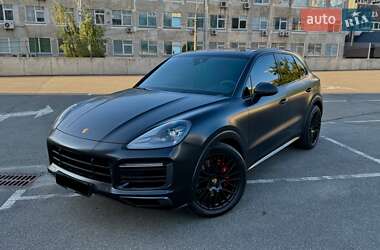 Внедорожник / Кроссовер Porsche Cayenne 2022 в Киеве