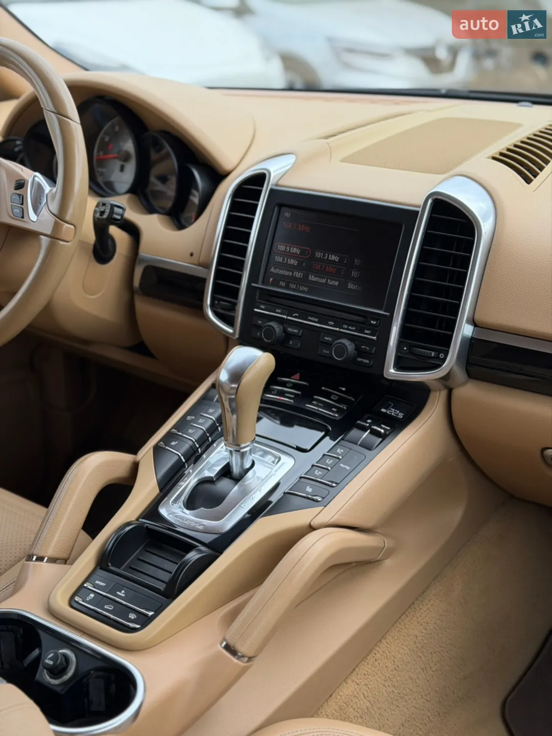 2011 Porsche Cayenne - мініатюра 24