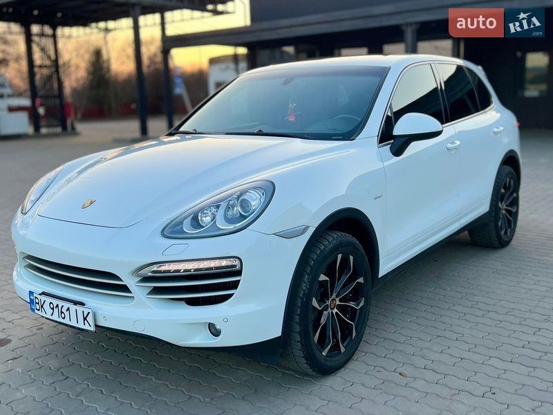 Позашляховик / Кросовер Porsche Cayenne 2014 в Нововолинську