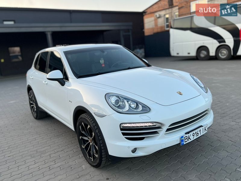 Позашляховик / Кросовер Porsche Cayenne 2014 в Нововолинську