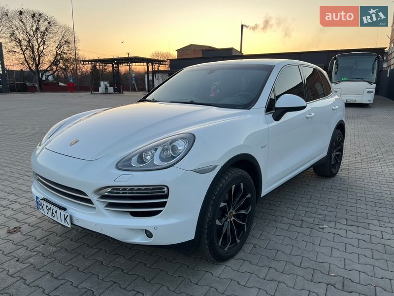 Позашляховик / Кросовер Porsche Cayenne 2014 в Нововолинську