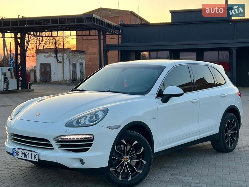 Позашляховик / Кросовер Porsche Cayenne 2014 в Нововолинську