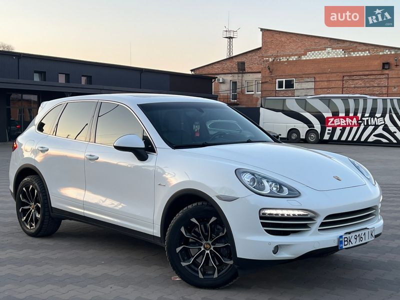 Позашляховик / Кросовер Porsche Cayenne 2014 в Нововолинську