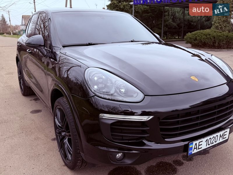 Позашляховик / Кросовер Porsche Cayenne 2016 в Дніпрі