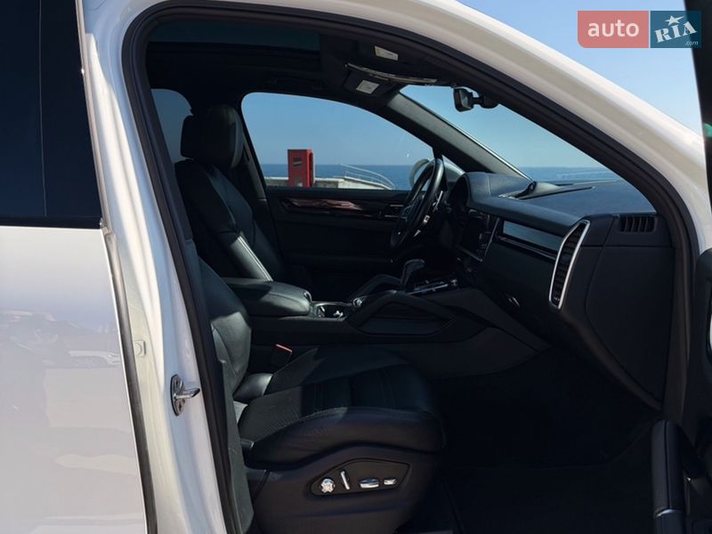 Внедорожник / Кроссовер Porsche Cayenne 2019 в Одессе