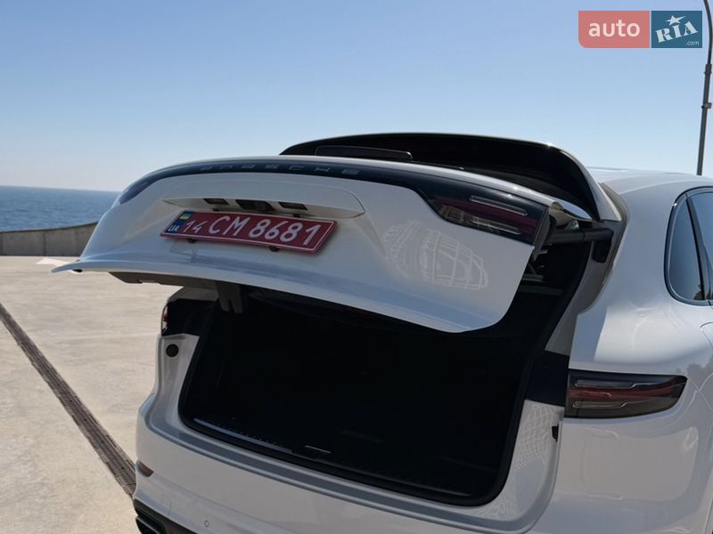 Внедорожник / Кроссовер Porsche Cayenne 2019 в Одессе