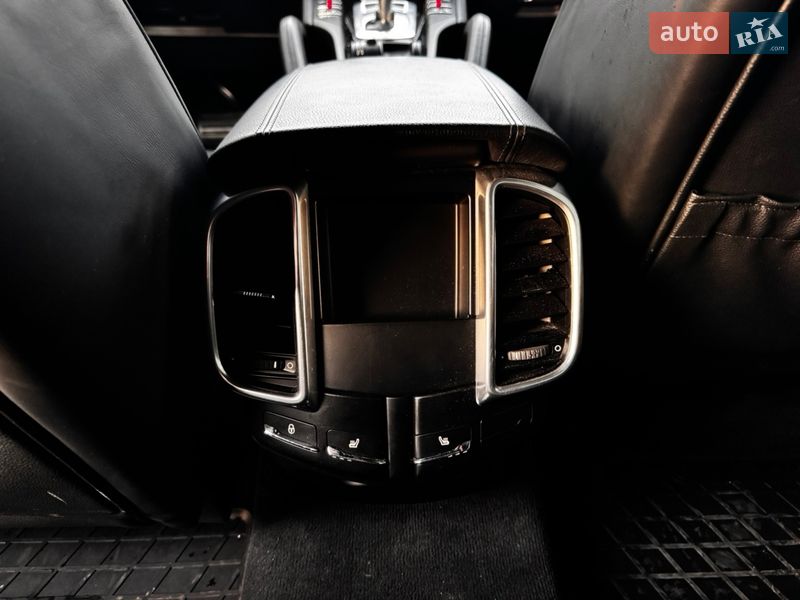 Внедорожник / Кроссовер Porsche Cayenne 2012 в Луцке фото 46 Внедорожник / Кроссовер Porsche Cayenne 2012 в Луцке