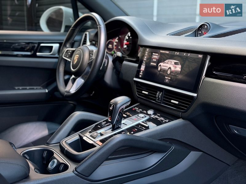 Внедорожник / Кроссовер Porsche Cayenne 2018 в Киеве