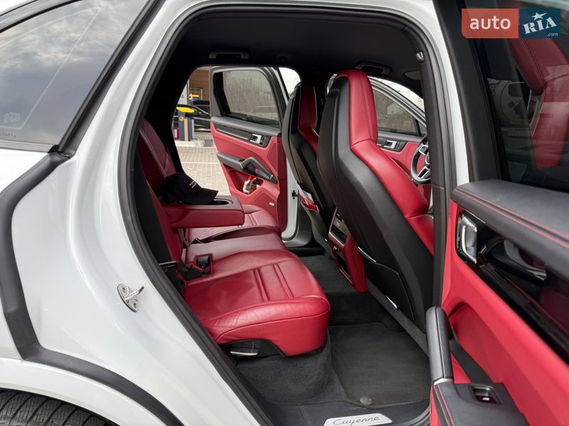 Позашляховик / Кросовер Porsche Cayenne 2019 в Дніпрі