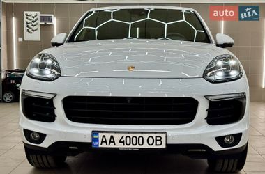 Позашляховик / Кросовер Porsche Cayenne 2016 в Києві