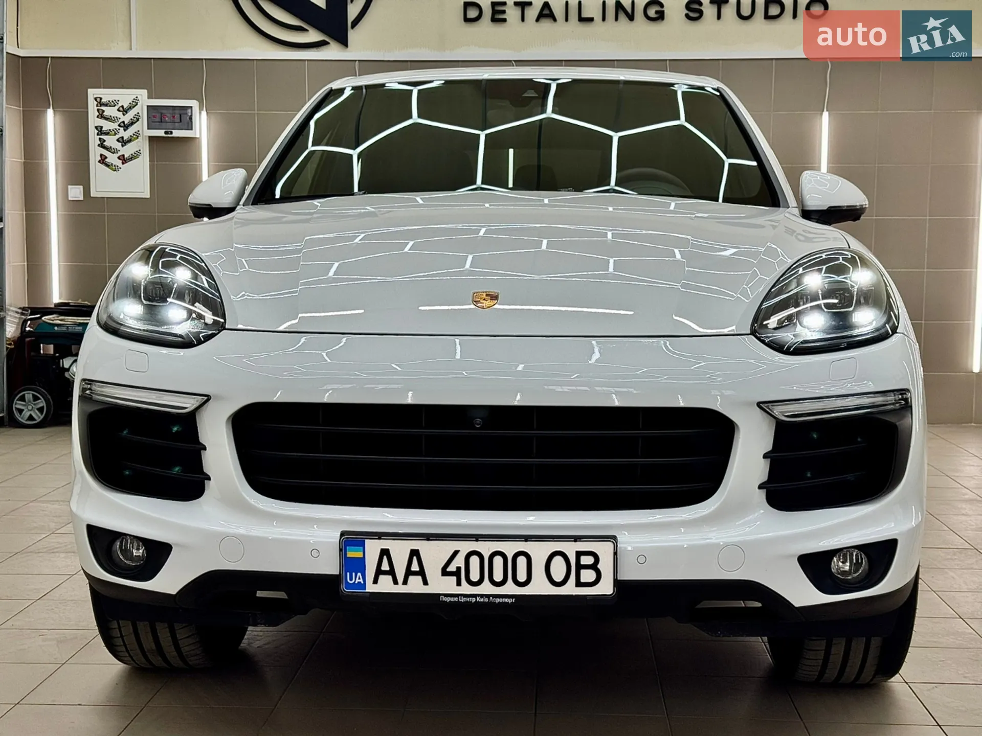 2016 Porsche Cayenne - мініатюра 6