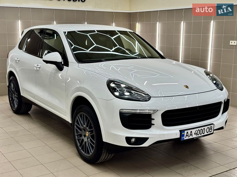 Внедорожник / Кроссовер Porsche Cayenne 2016 в Киеве