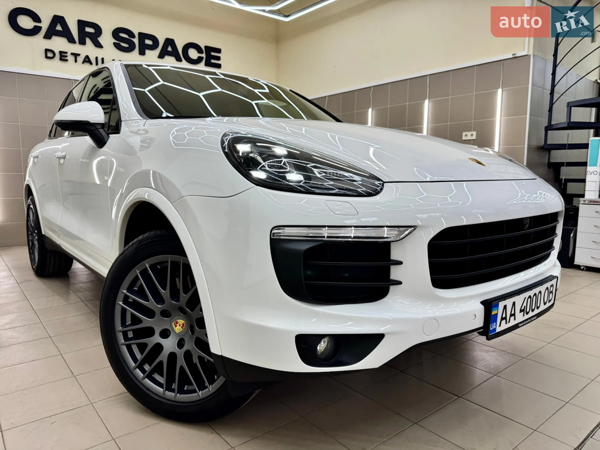 2016 Porsche Cayenne - мініатюра 10