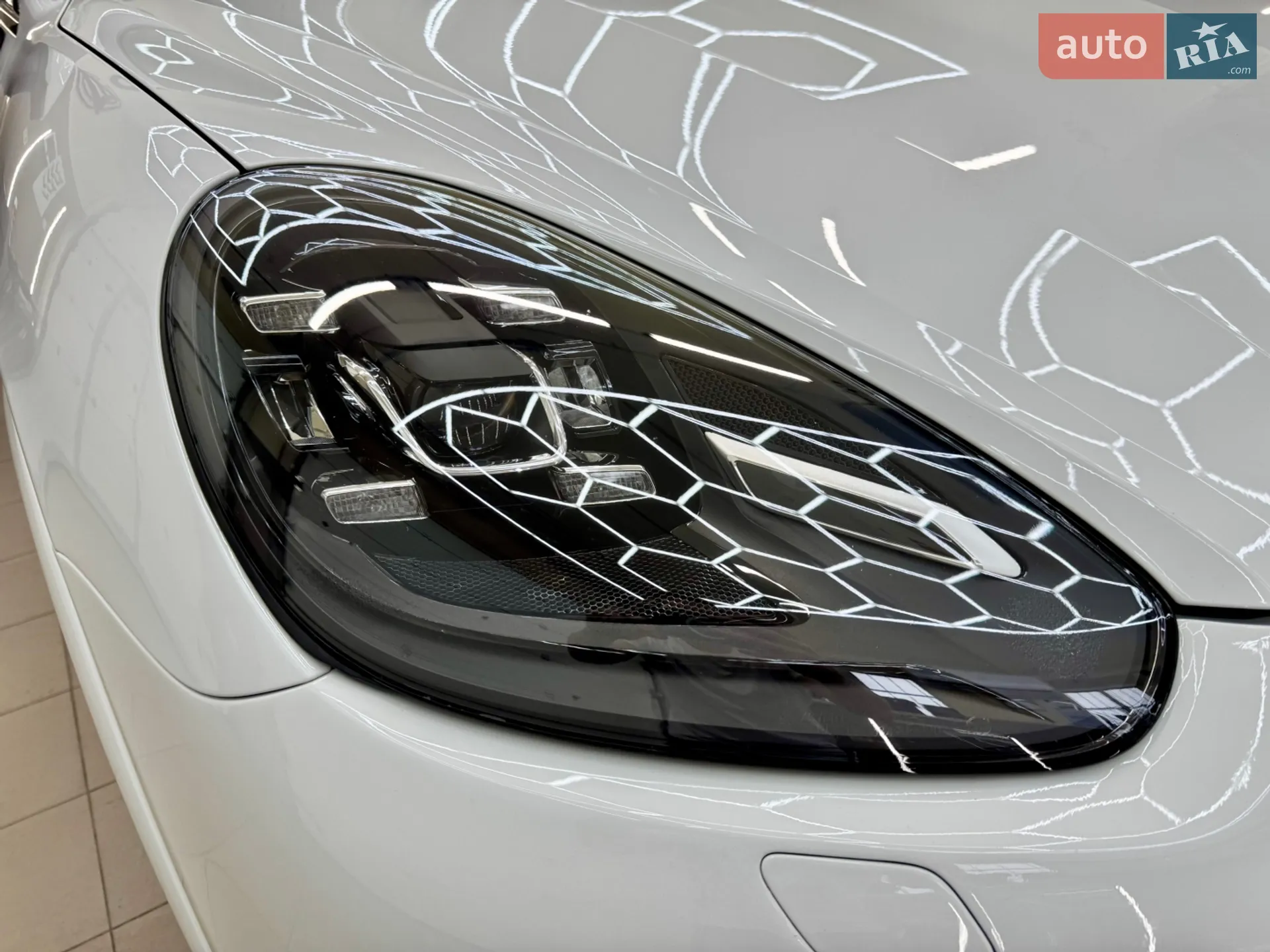 2016 Porsche Cayenne - мініатюра 21