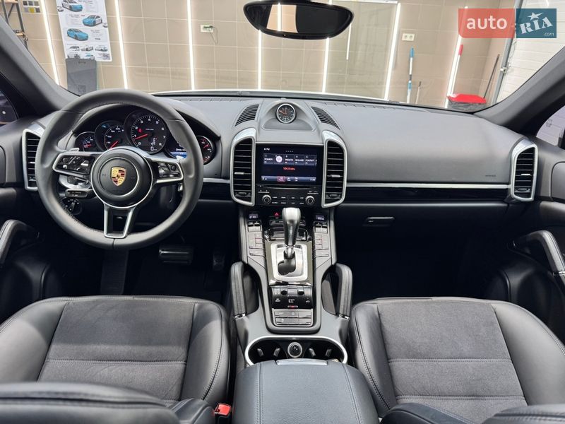 Внедорожник / Кроссовер Porsche Cayenne 2016 в Киеве