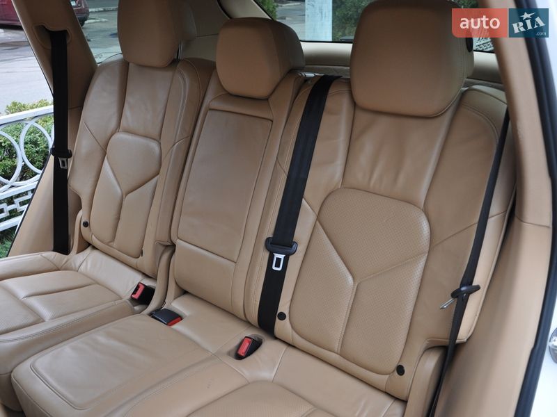 Позашляховик / Кросовер Porsche Cayenne 2012 в Одесі