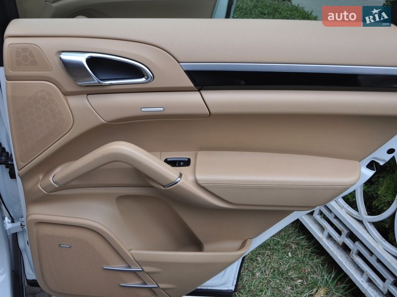 Позашляховик / Кросовер Porsche Cayenne 2012 в Одесі