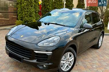 Внедорожник / Кроссовер Porsche Cayenne 2017 в Киеве
