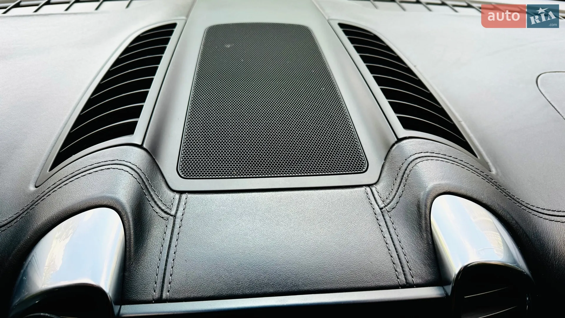 2010 Porsche Cayenne - мініатюра 93