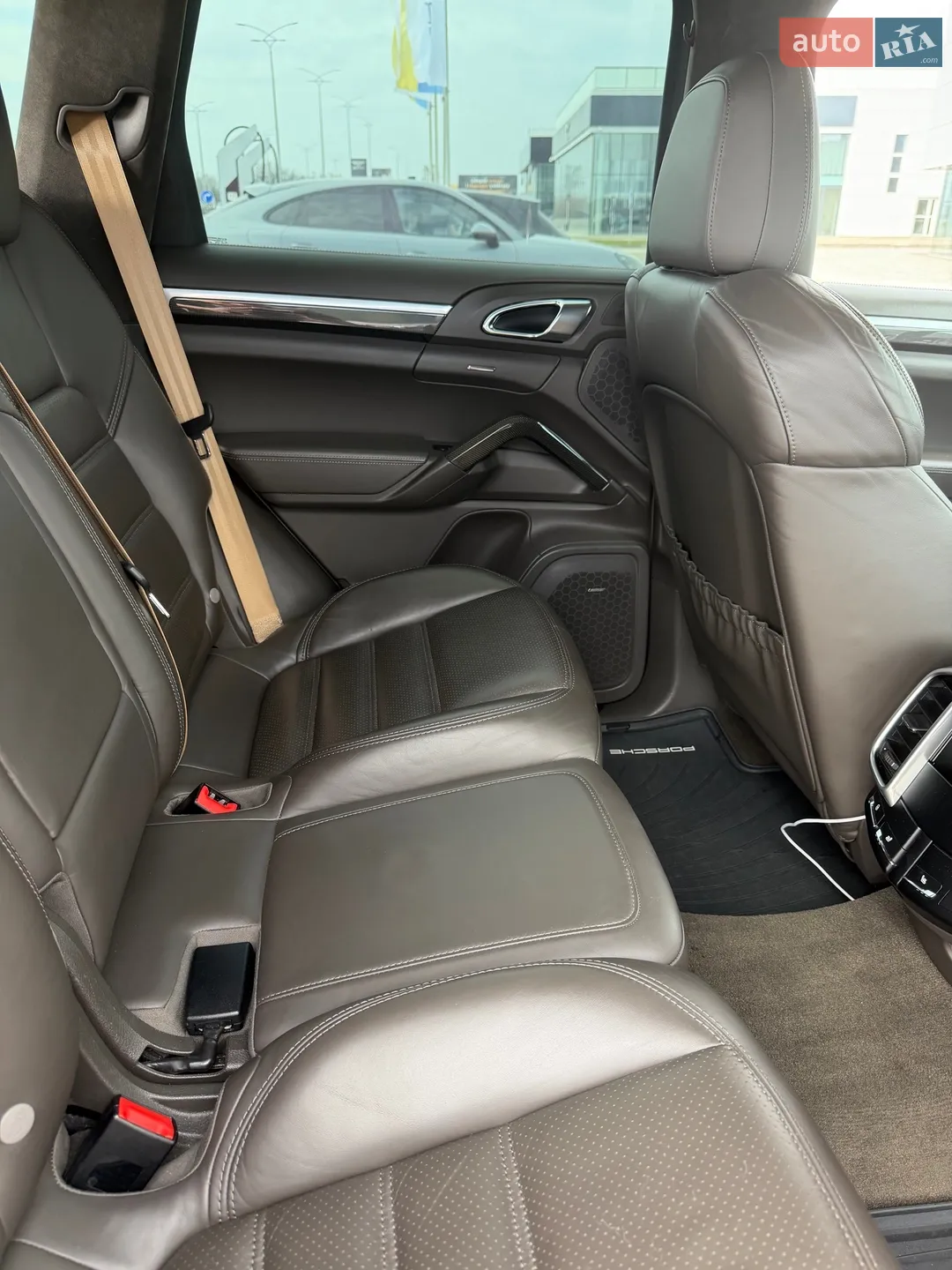 2015 Porsche Cayenne - мініатюра 18