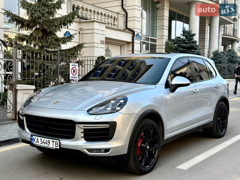 Позашляховик / Кросовер Porsche Cayenne 2015 в Києві