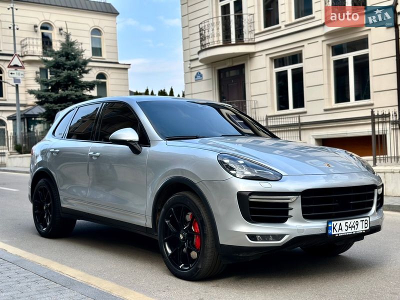 Позашляховик / Кросовер Porsche Cayenne 2015 в Києві