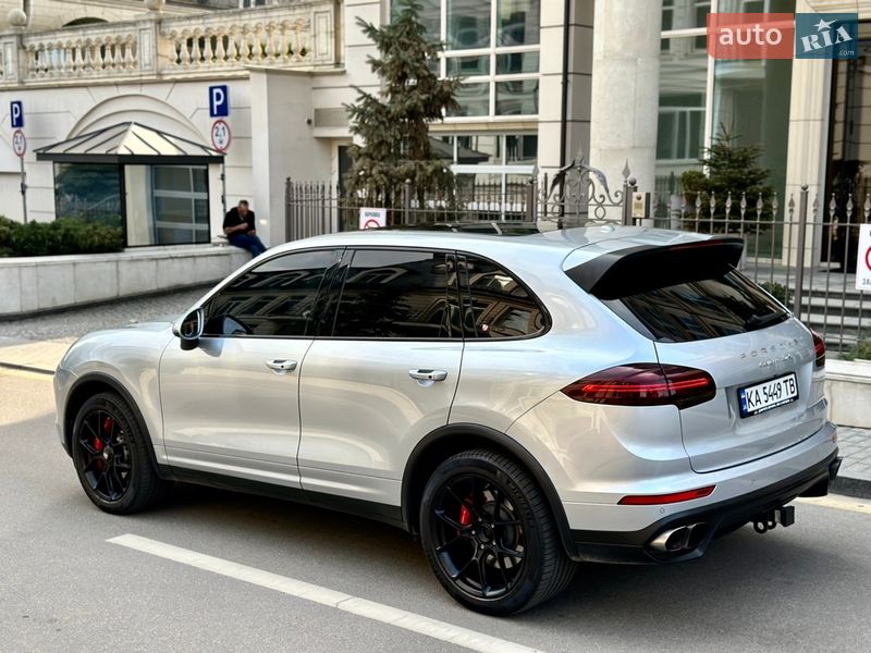Позашляховик / Кросовер Porsche Cayenne 2015 в Києві