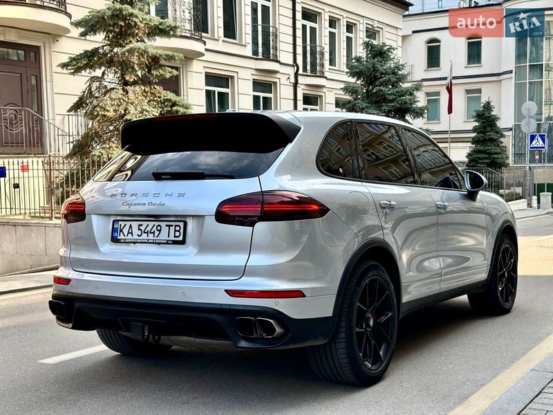 Позашляховик / Кросовер Porsche Cayenne 2015 в Києві