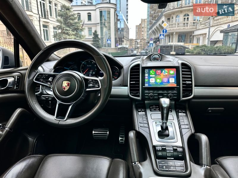 Позашляховик / Кросовер Porsche Cayenne 2015 в Києві