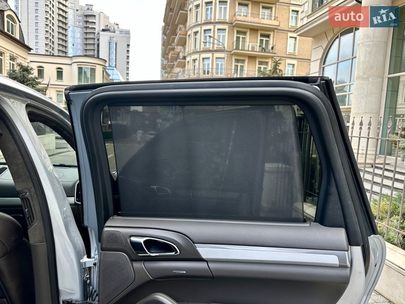 Позашляховик / Кросовер Porsche Cayenne 2015 в Києві