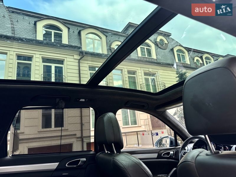 Позашляховик / Кросовер Porsche Cayenne 2015 в Києві