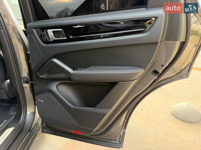 Позашляховик / Кросовер Porsche Cayenne 2020 в Києві