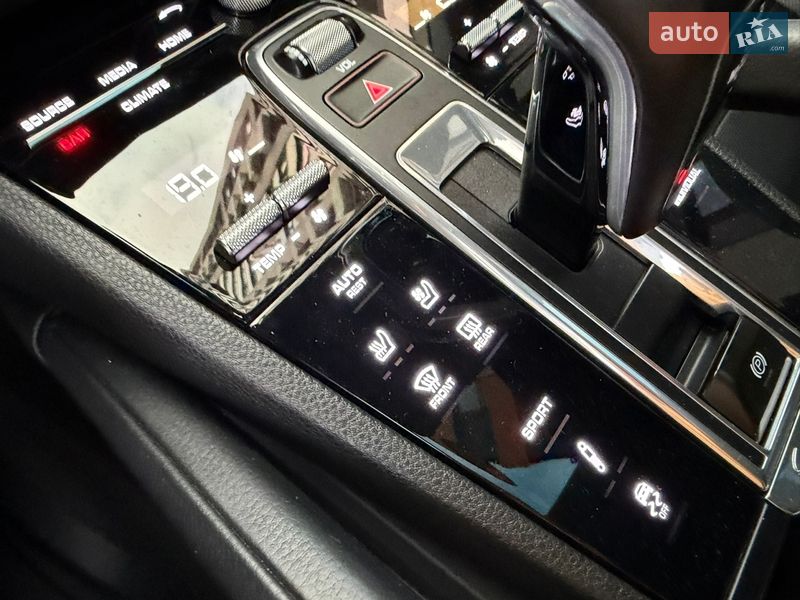 Позашляховик / Кросовер Porsche Cayenne 2020 в Києві