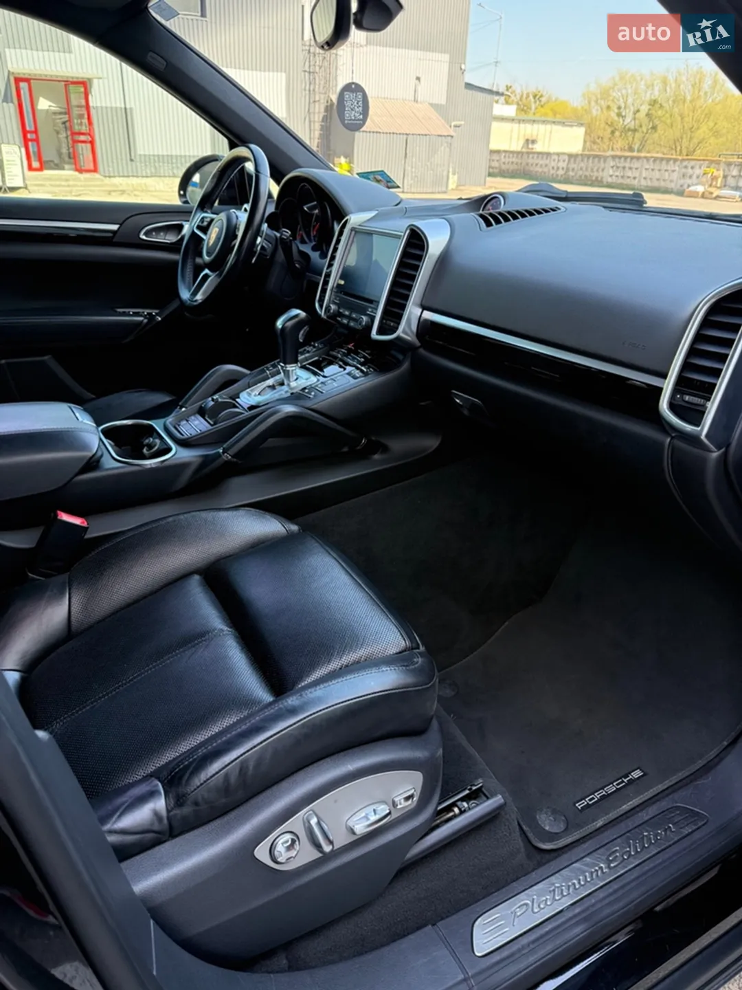 2017 Porsche Cayenne - мініатюра 13