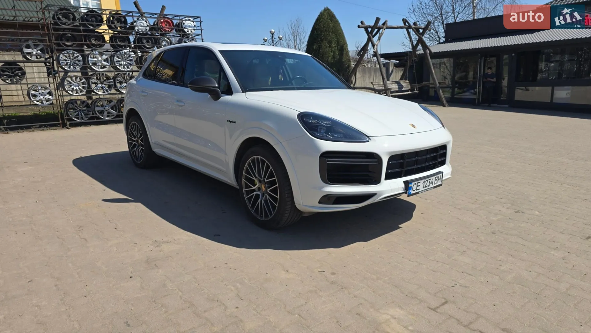 2019 Porsche Cayenne - мініатюра 2